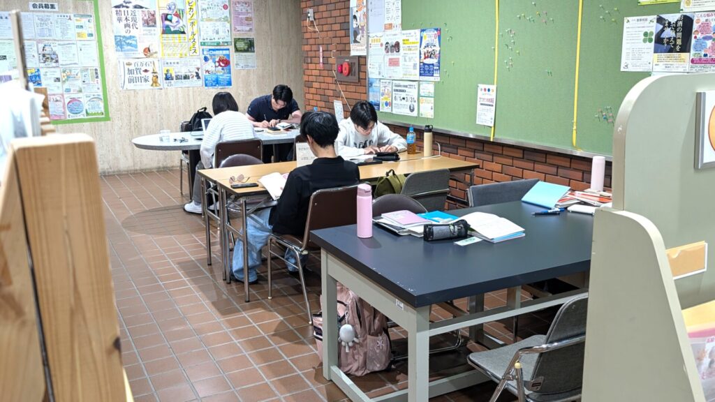 錦学習館の学習スペース